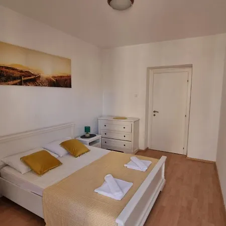 Sky - Pine Apartment Tivat Exterior photo